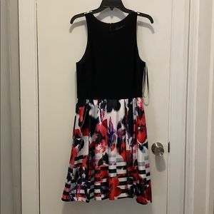 Black & patterned dress with pockets!